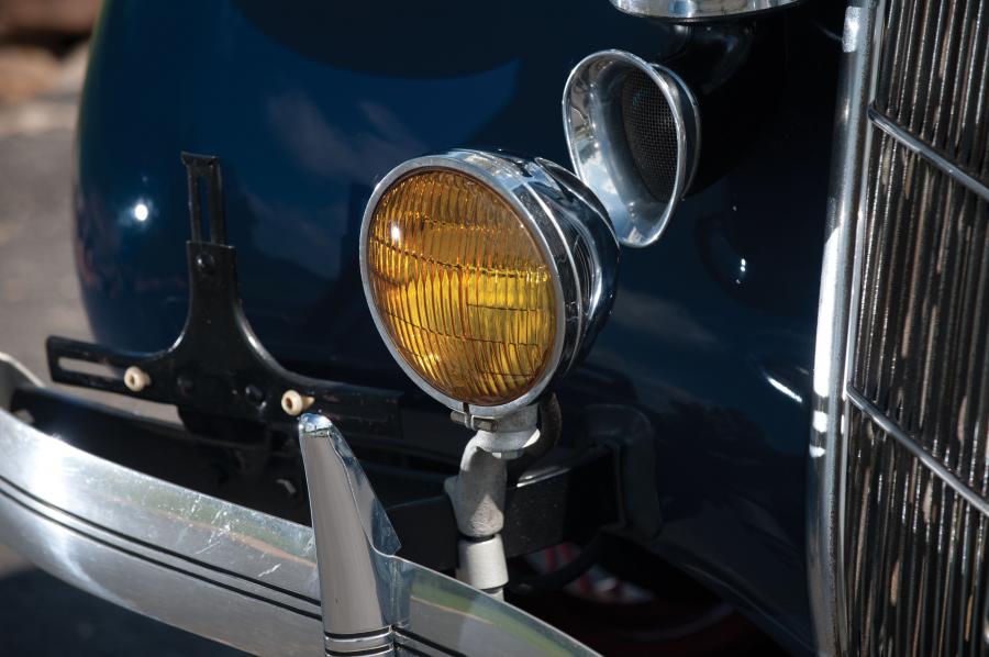  Ford DeLuxe 3-Window Coupe 1935 года  (фото 36 из 50)